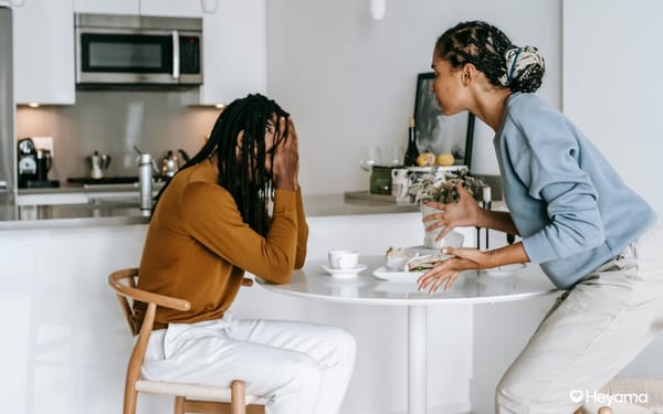 Trop de contrôle tue l’amour : fais confiance à ton/ta partenaire