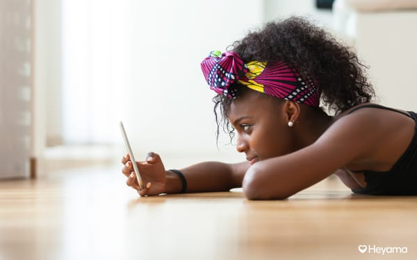 Drague : premier message, quoi dire (et quoi éviter) pour vraiment accrocher